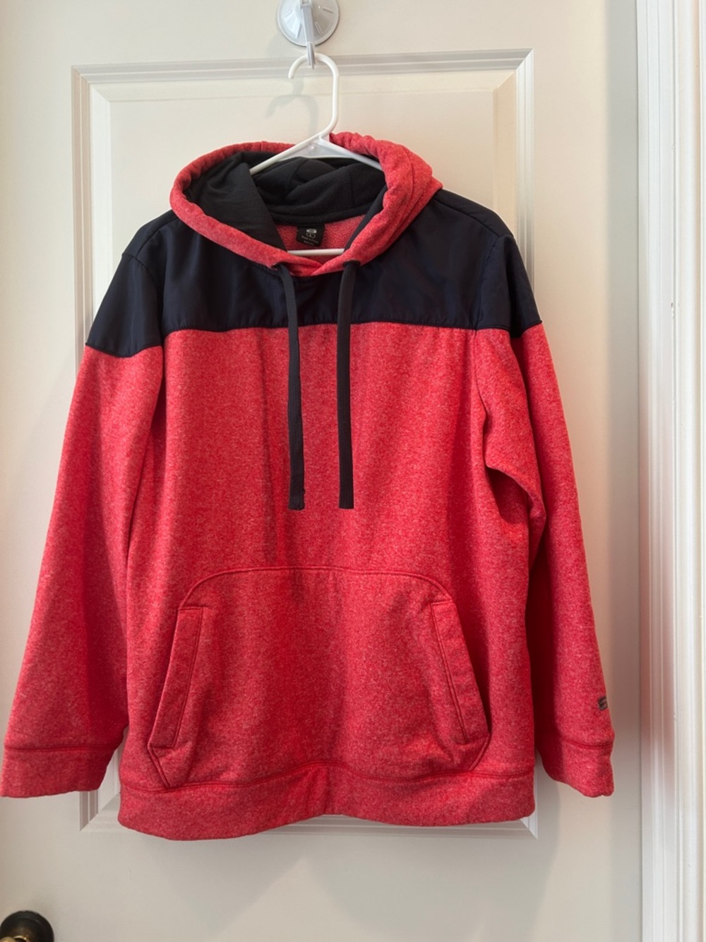 Layer 8 men’s Hooded colorblock Pullover Sweatshirt kangaroo pockets size L